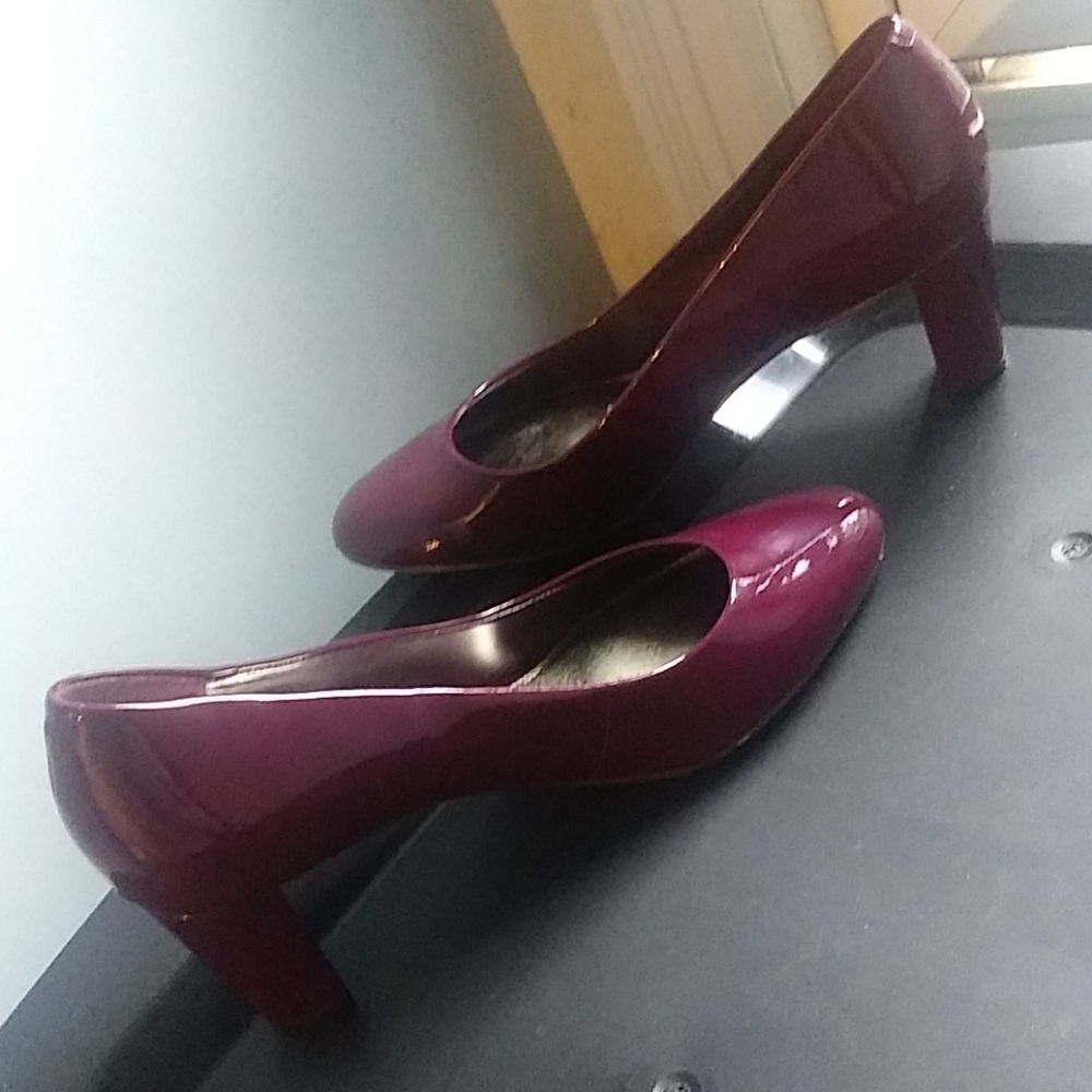 Lauren Ralph Lauren hala heels